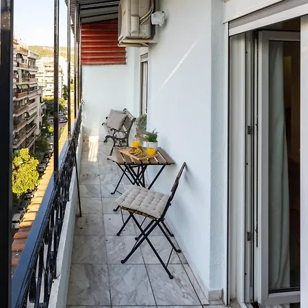 New Stylish 2bd, Balcony Apartman