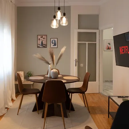 New Stylish 2bd, Balcony Apartman *