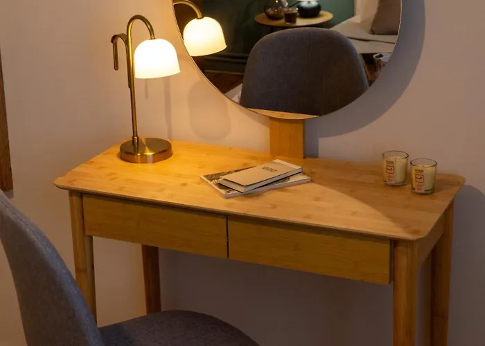 New Stylish 2bd, Balcony Apartament
