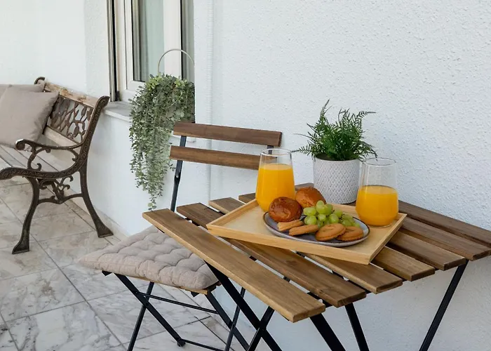 New Stylish 2bd, Balcony Lejlighed Thessaloníki
