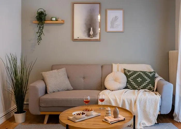 New Stylish 2bd, Balcony Apartament