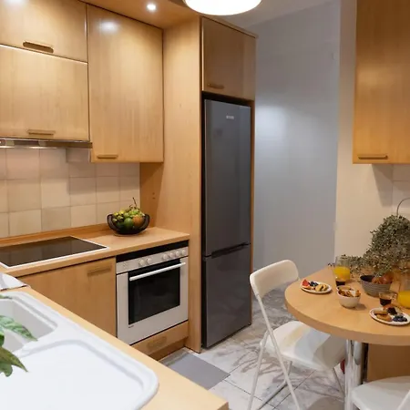 New Stylish 2bd, Balcony Apartament