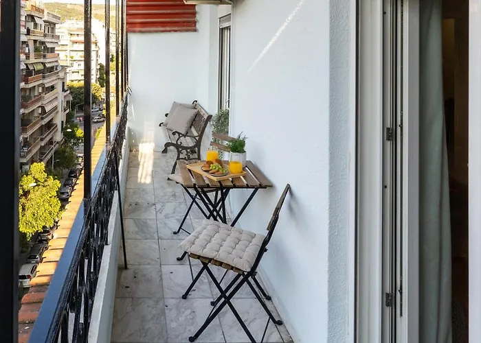 New Stylish 2bd, Balcony Lägenhet