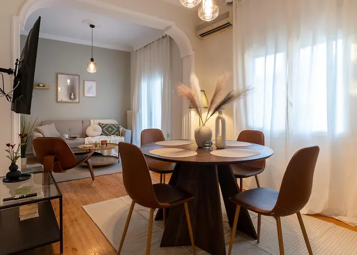 New Stylish 2bd, Balcony